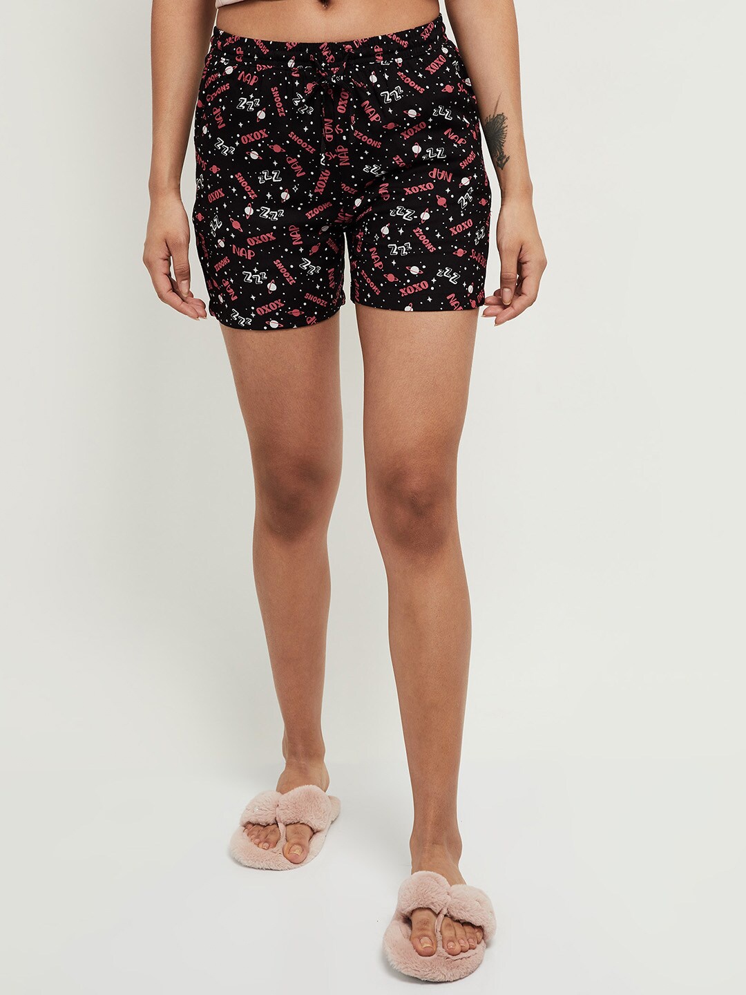 

max Women Black & Pink Printed Lounge Shorts