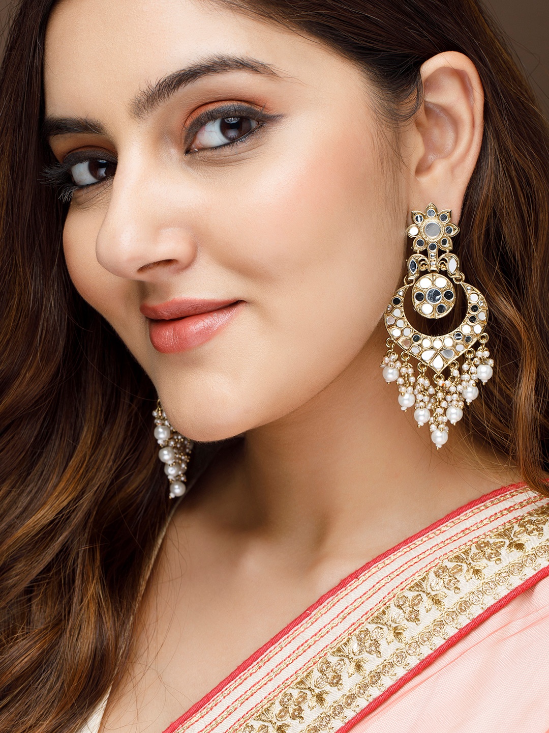 

Rubans Gold-Plated & White Crescent Shaped Chandbalis