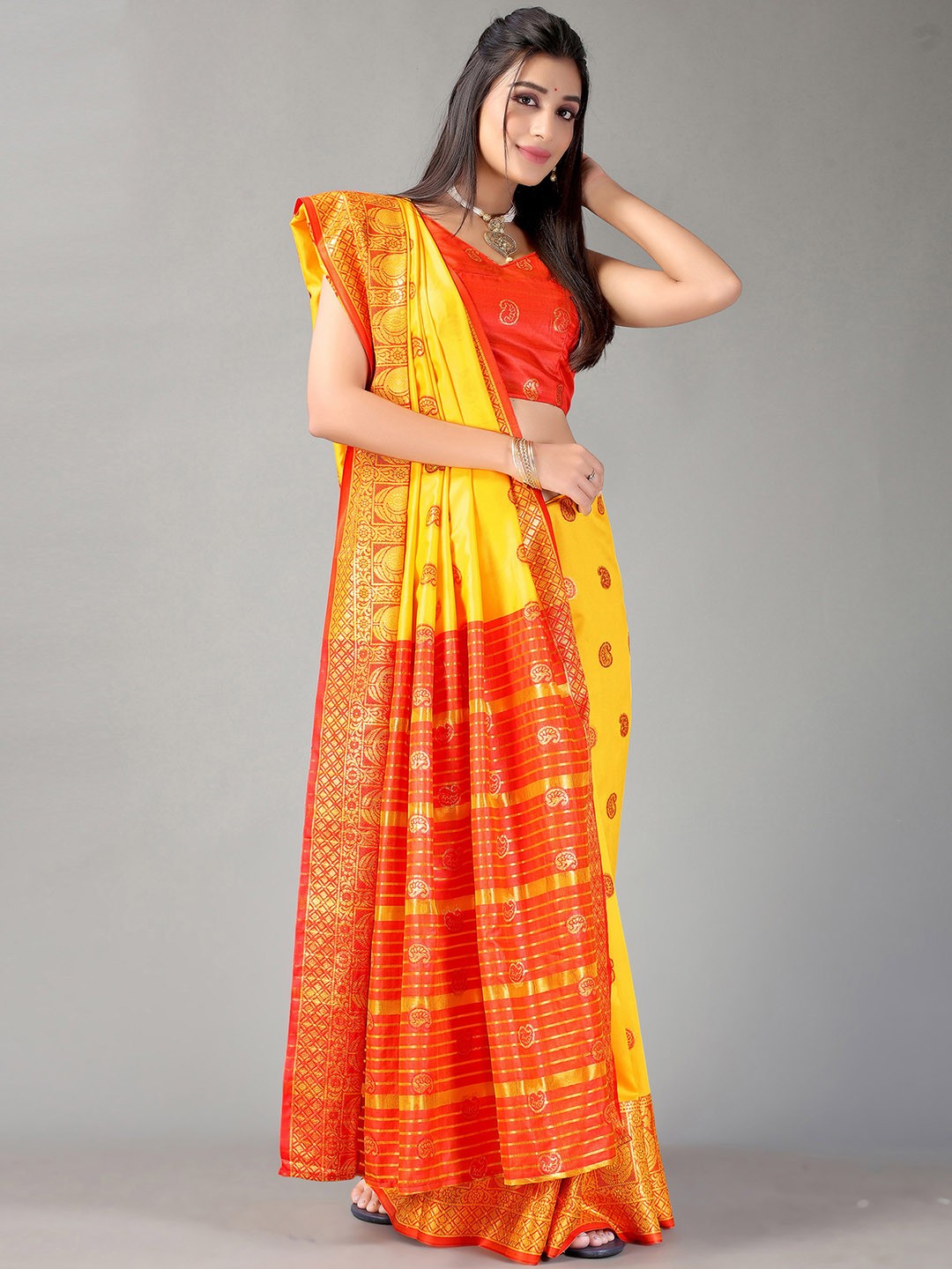 

Satrani Yellow & Orange Paisley Zari Saree