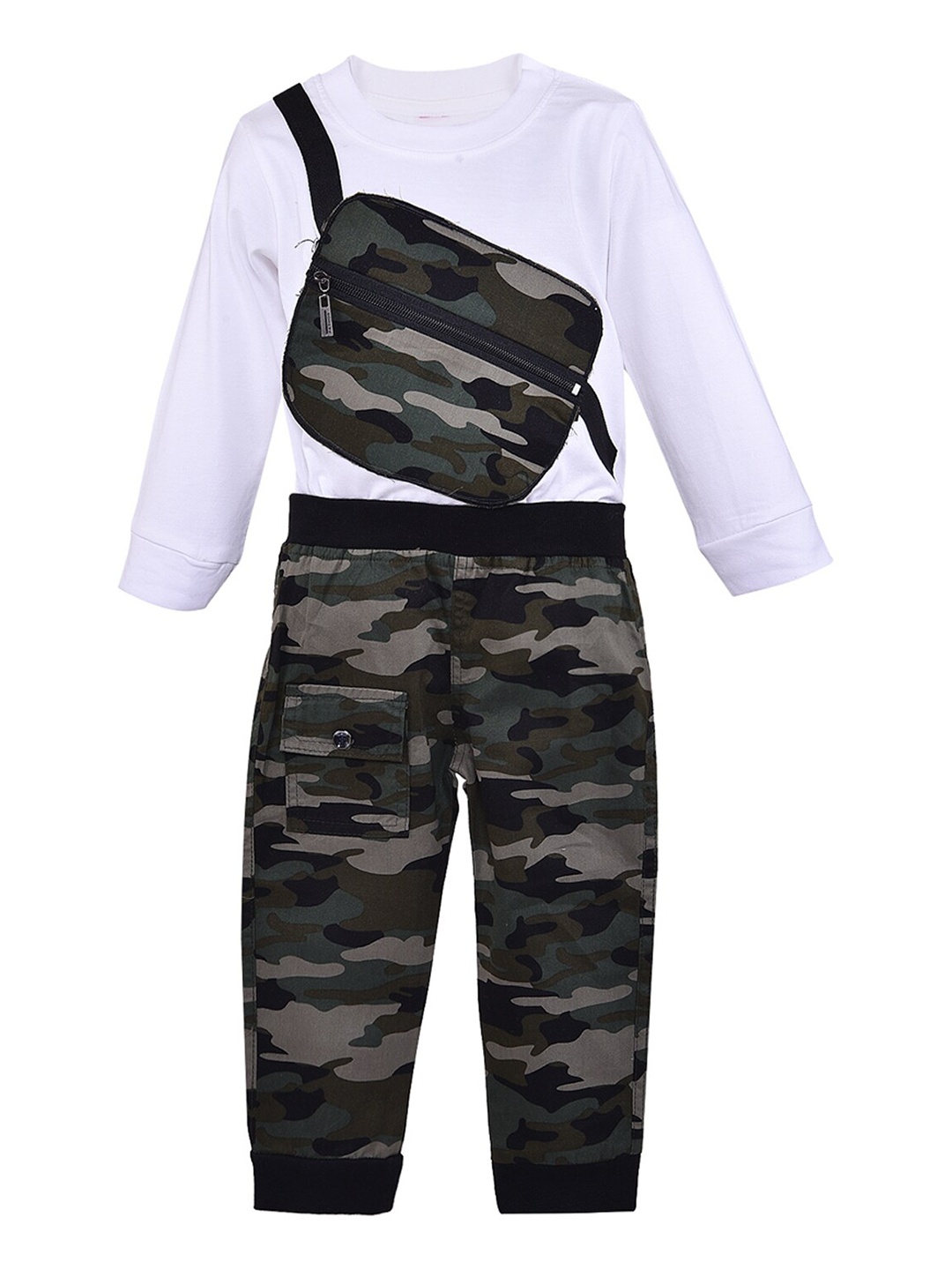 

Wish Karo Boys Green & White Printed T-shirt with Trousers