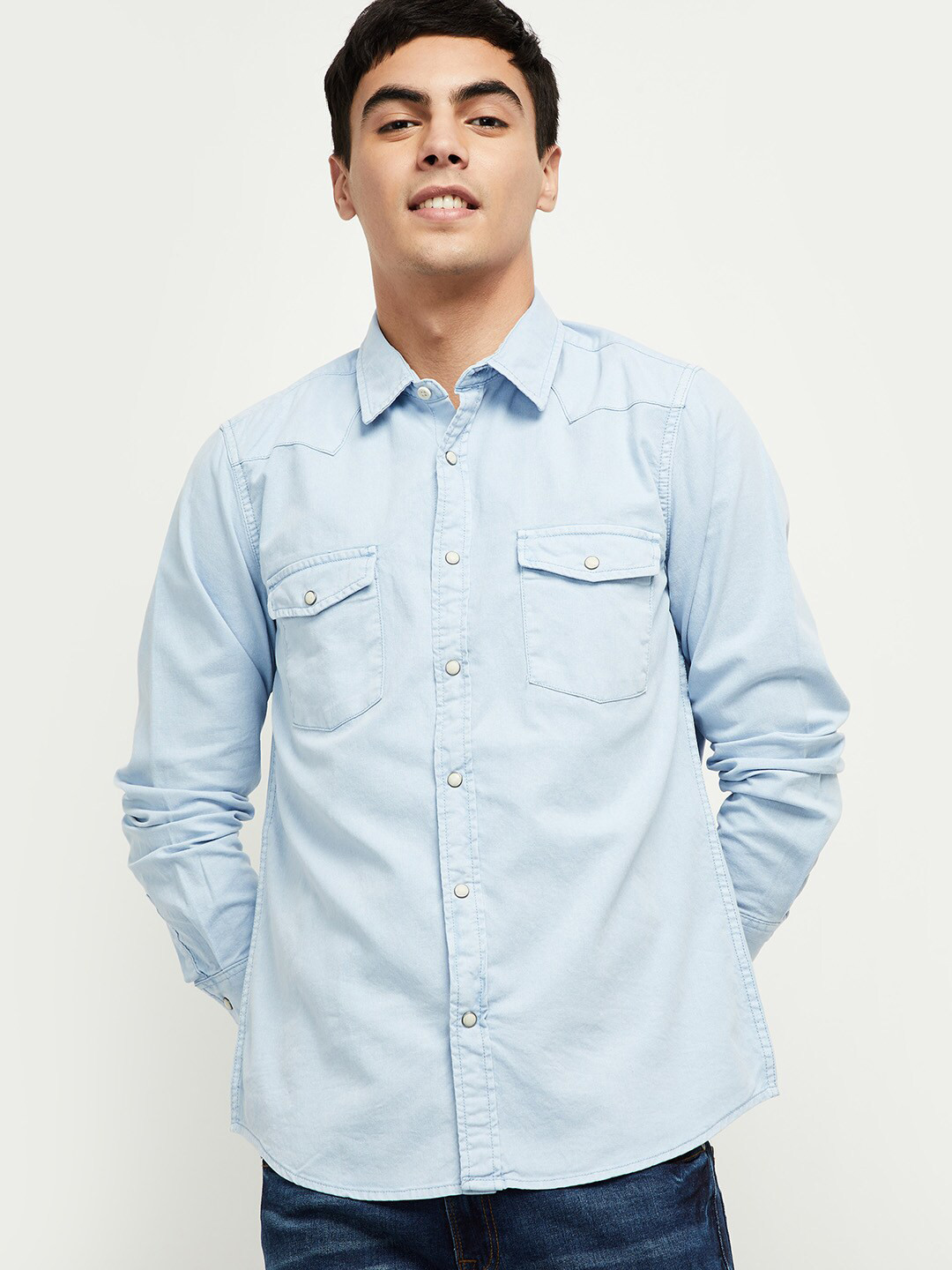 

max Men Blue Pure Cotton Solid Casual Shirt