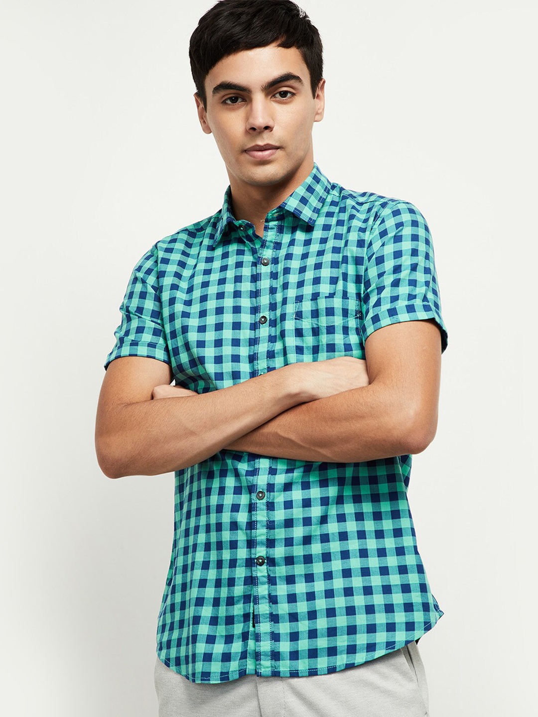 

max Men Blue Gingham Checks Casual Shirt