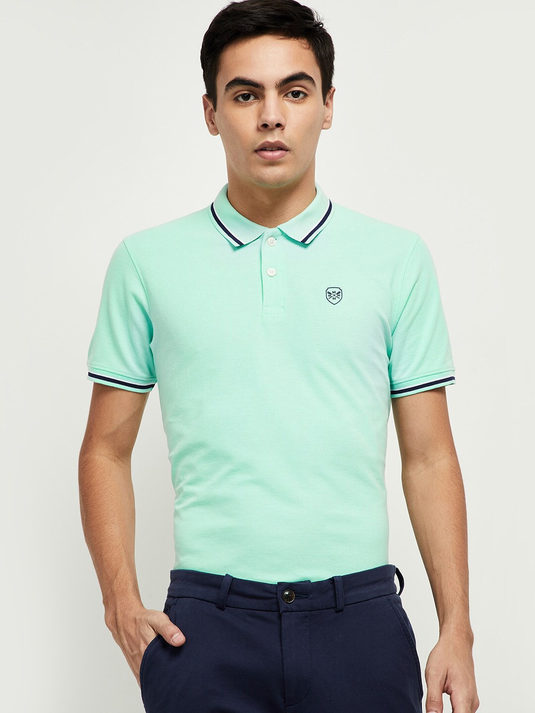 

max Men Mint Green Solid Polo Collar T-shirt