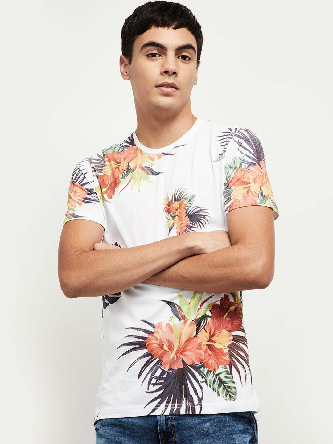 

max Men White Floral Printed Pure Cotton T-shirt