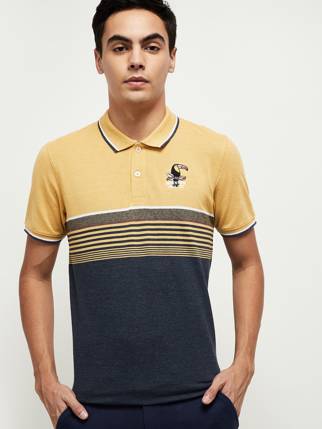 

max Men Yellow Striped Polo Collar T-shirt