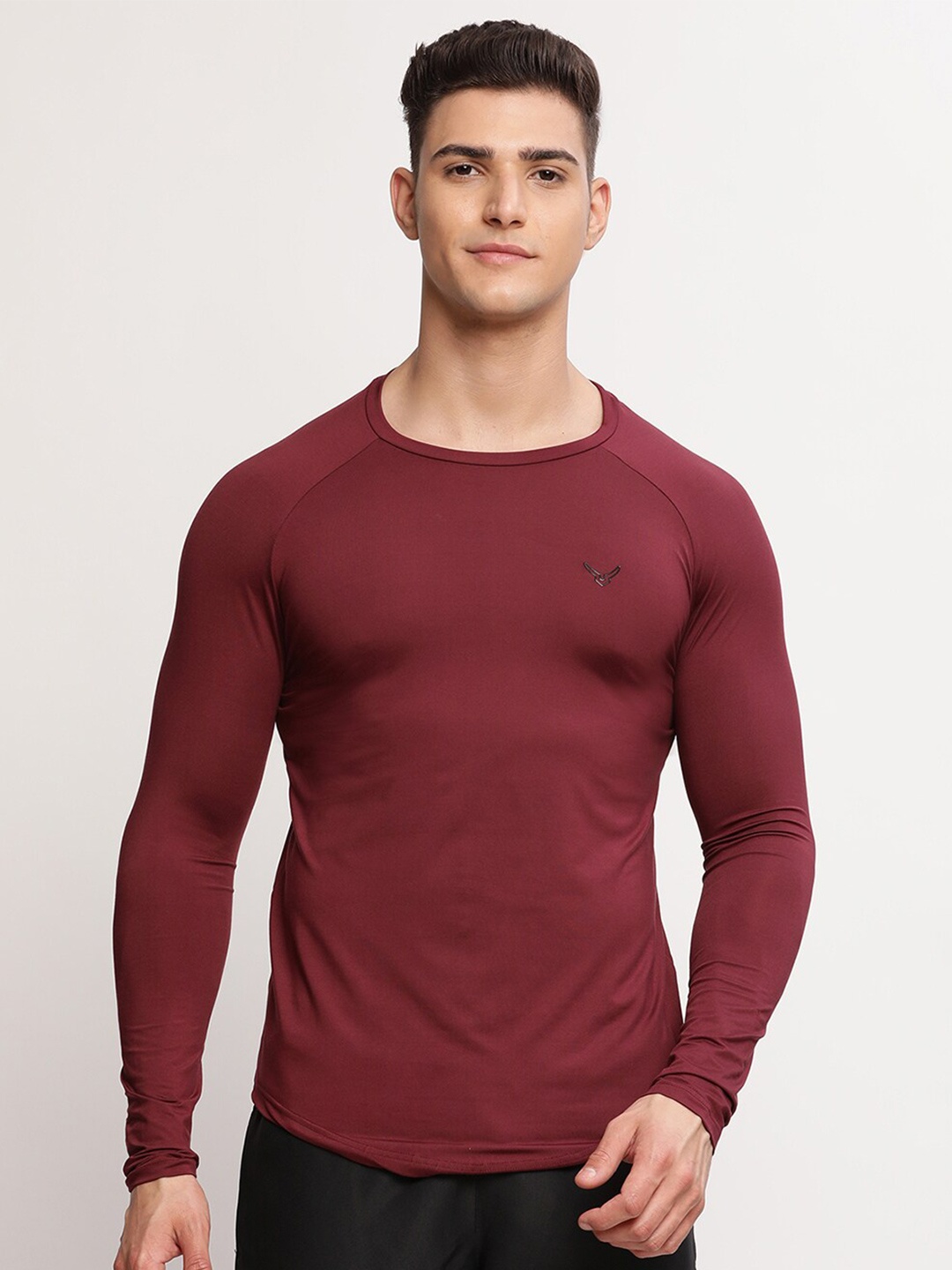 

Invincible Men Maroon Solid Dri-FIT Slim Fit Training T-shirt