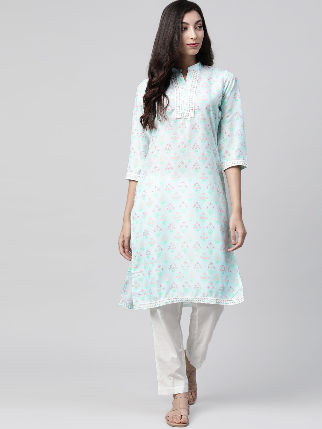 

Jompers Women Blue Floral Printed Gotta Patti Kurta