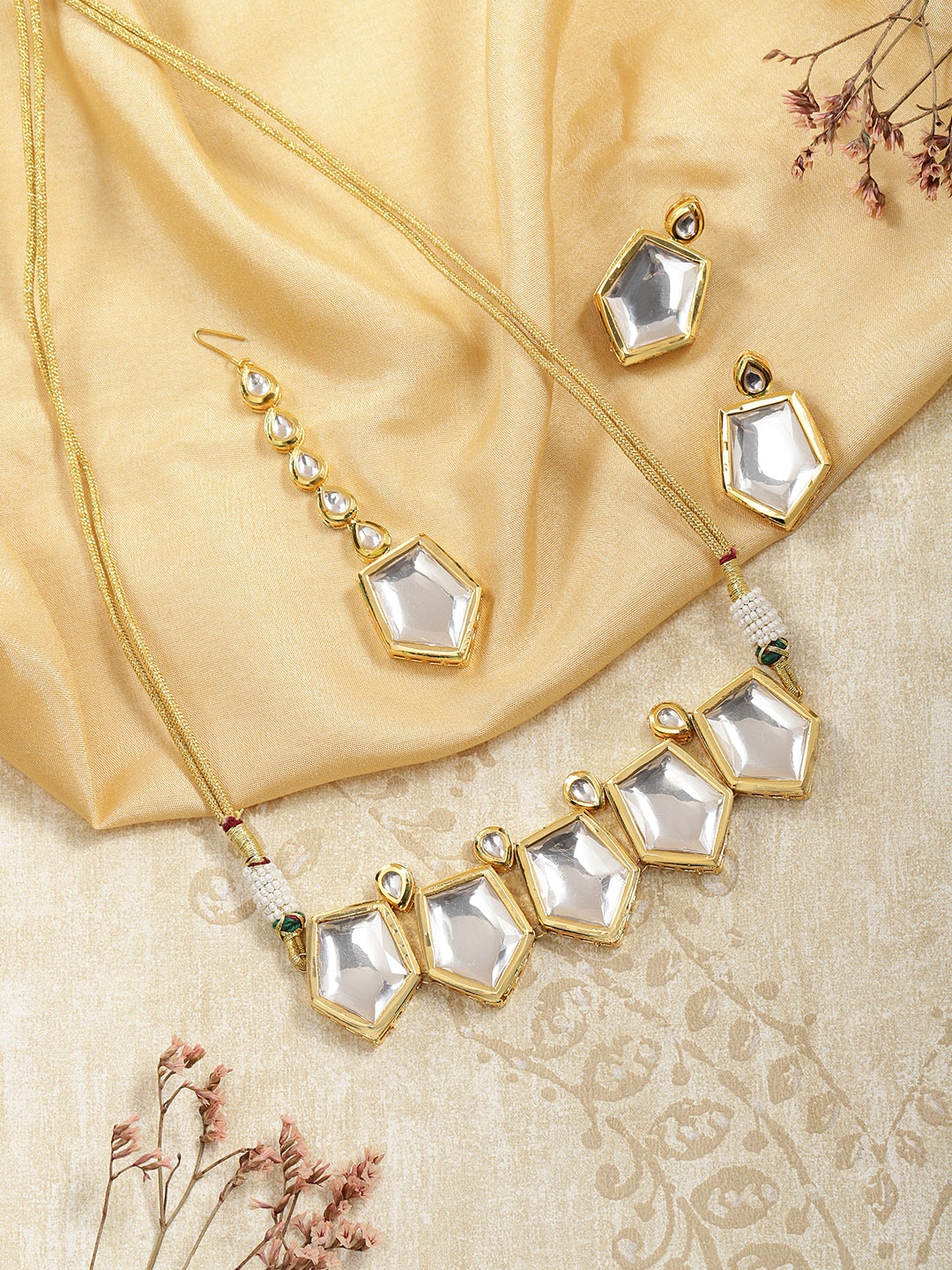 

Melani Borsa Gold-Plated White Kundan Choker Necklace Set