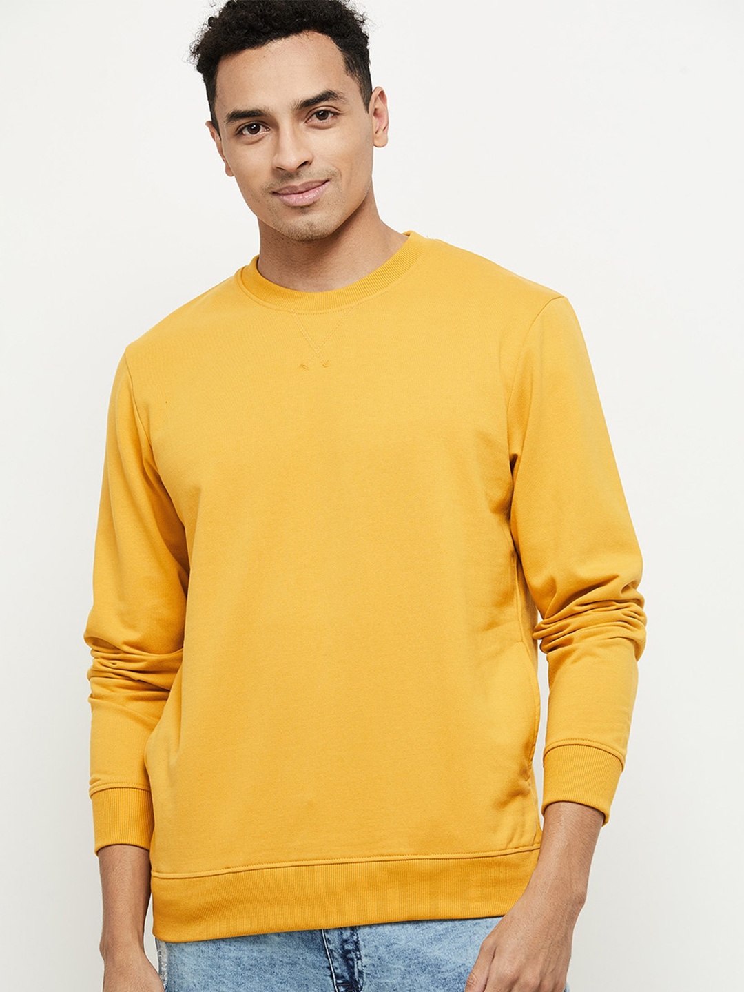 

max Men Yellow Sweatshirt