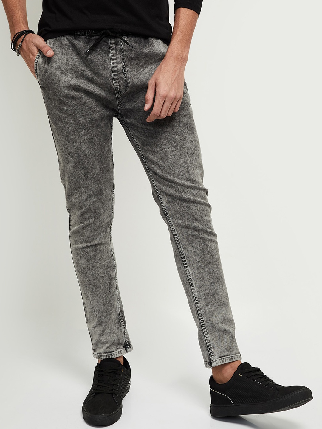 

max Men Grey Regular Fit Heavy Fade Stretchable Jeans