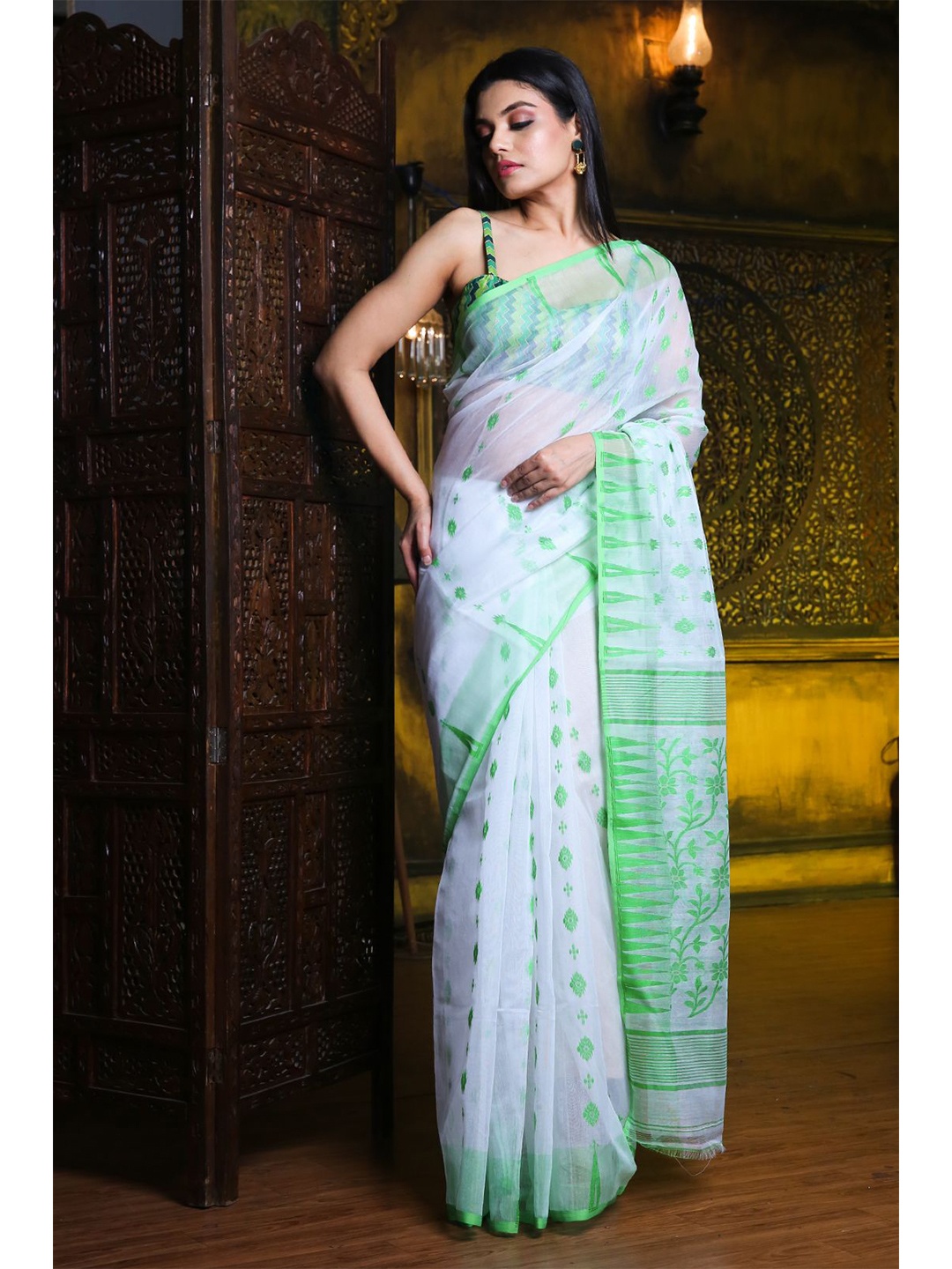

Charukriti White & Green Woven Design Silk Cotton Jamdani Saree