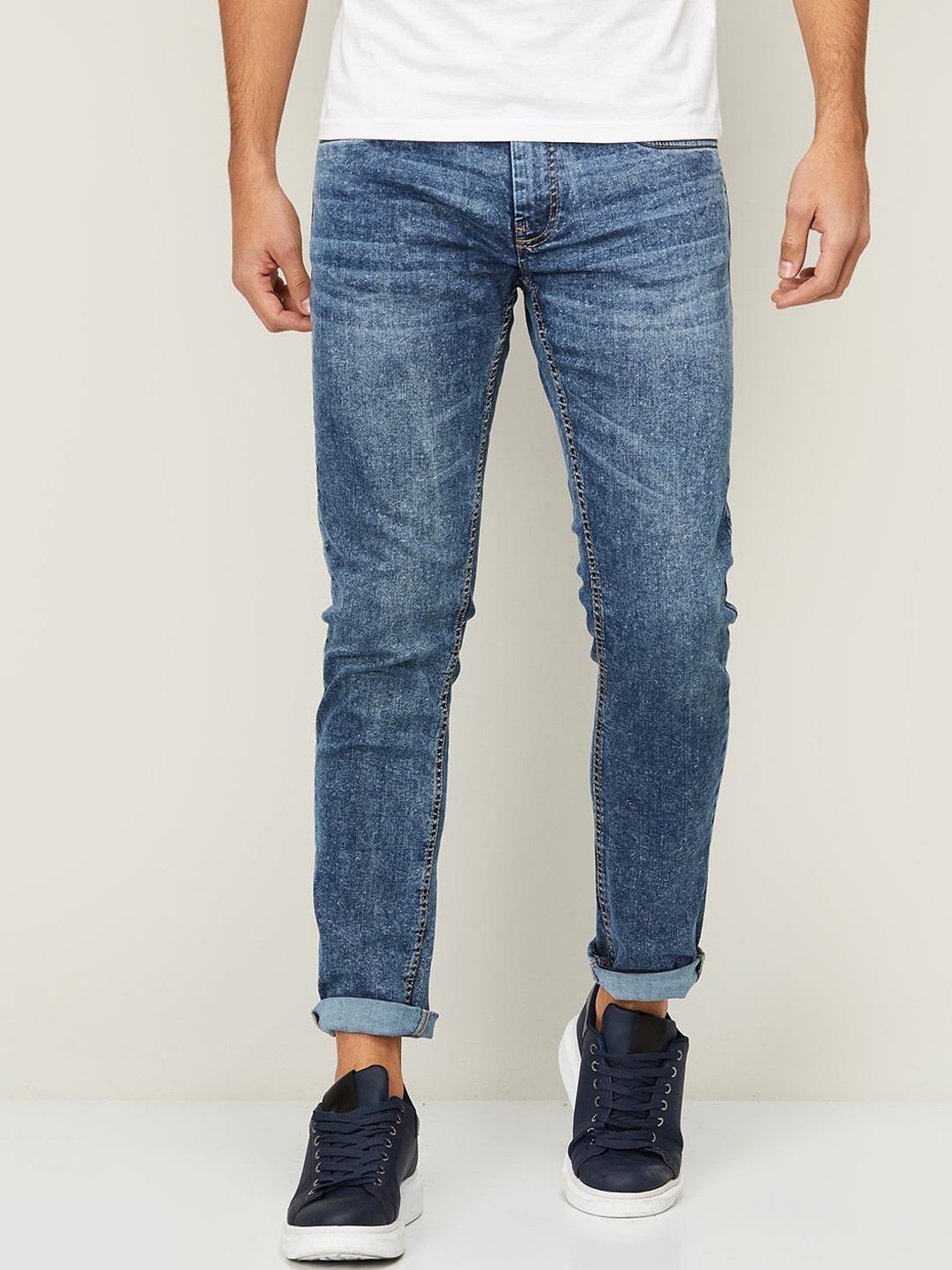 

Bossini Men Blue Tapered Fit Heavy Fade Jeans