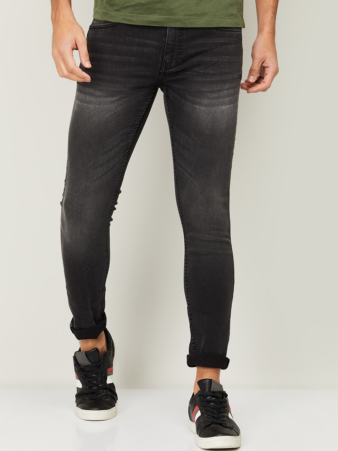 

Bossini Men Grey Skinny Fit Low Distress Light Fade Jeans