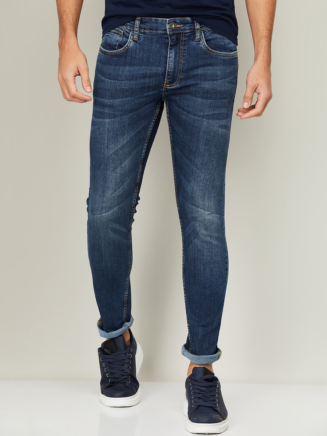 

Bossini Men Blue Skinny Fit Low Distress Heavy Fade Jeans