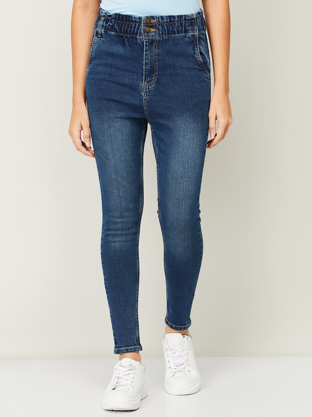 

Ginger by Lifestyle Women Blue Straight Fit High-Rise Light Fade Jeans