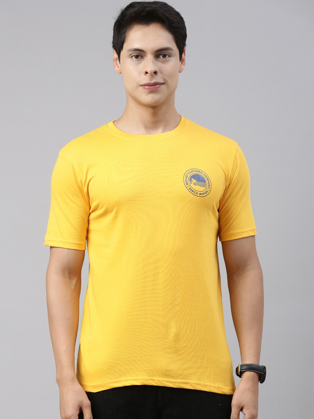 

recast Men Yellow Pure Cotton Solid T-shirt