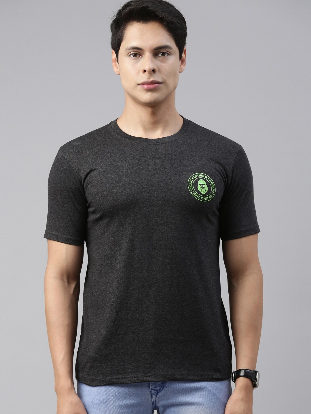 

recast Men Charcoal Solid Pure Cotton T-shirt