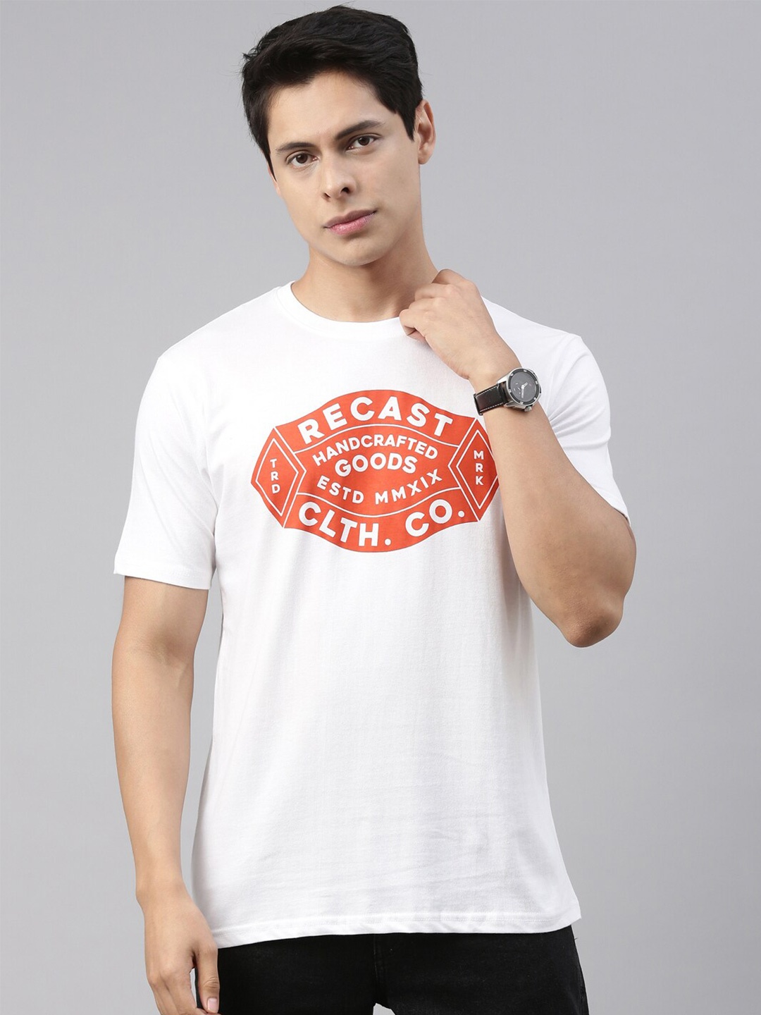 

recast Men White Typography Printed Pure Cotton T-shirt