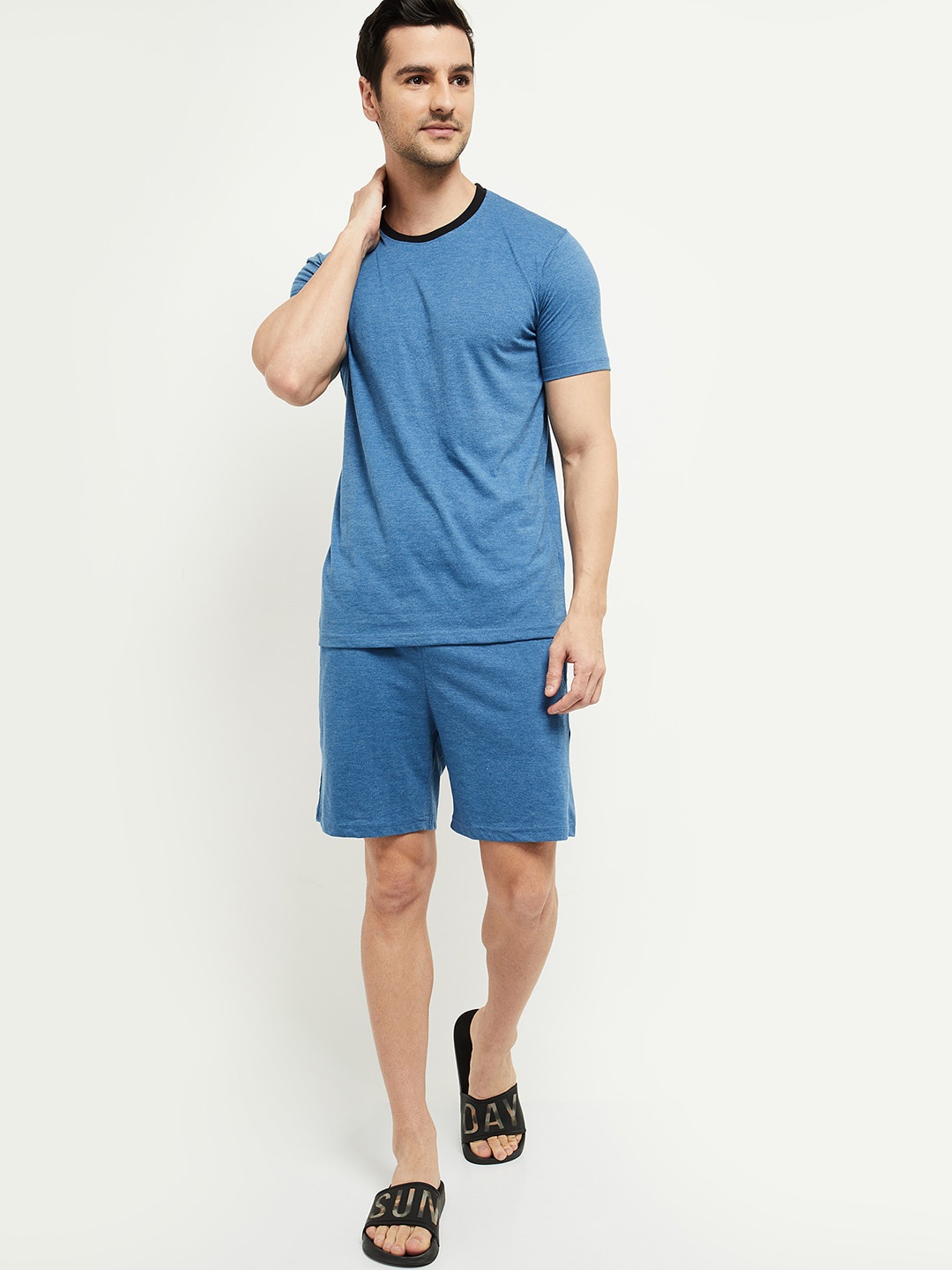 

max Men Blue Solid Night suit