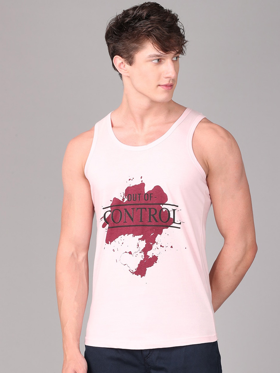

IMYOUNG Men Pink & Maroon Typography Printed Pure Cotton Slim Fit T-shirt