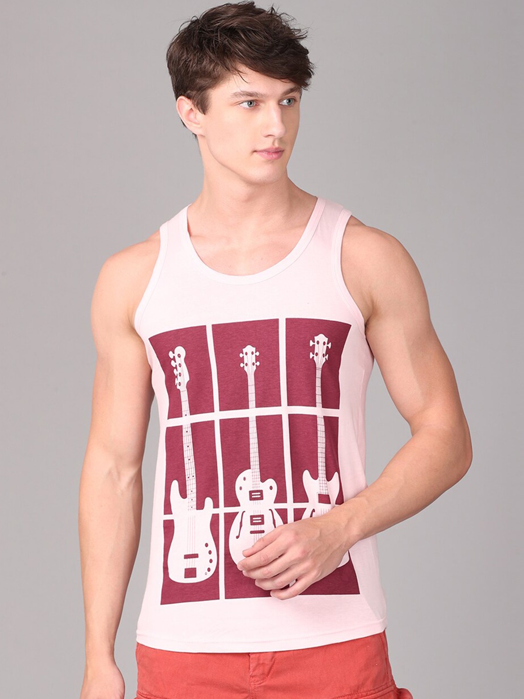

IMYOUNG Men Peach-Colored Printed Cotton Sleeveless T-shirt