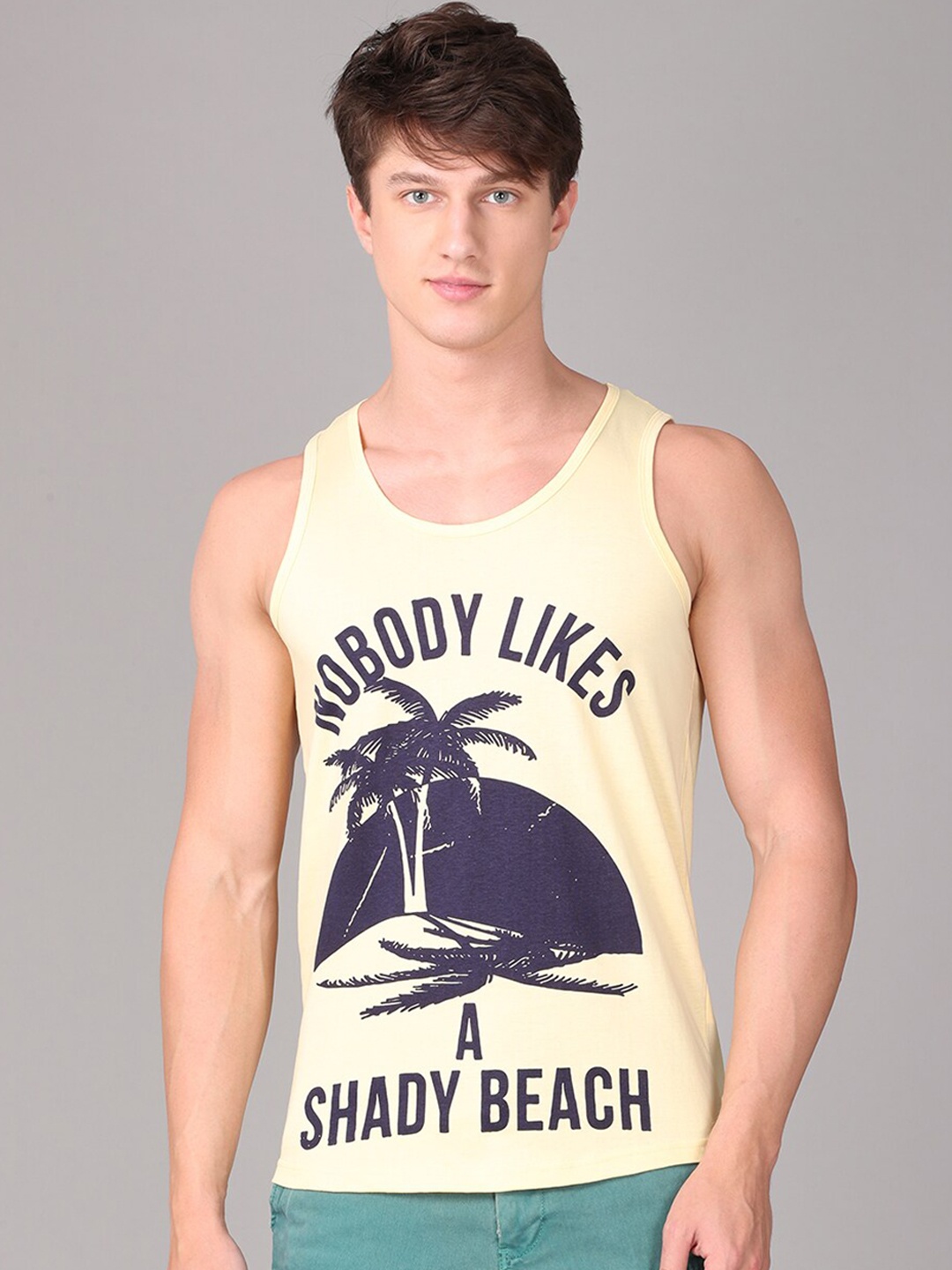 

IMYOUNG Men Cream-Coloured & Navy Blue Typography Printed Tropical T-shirt