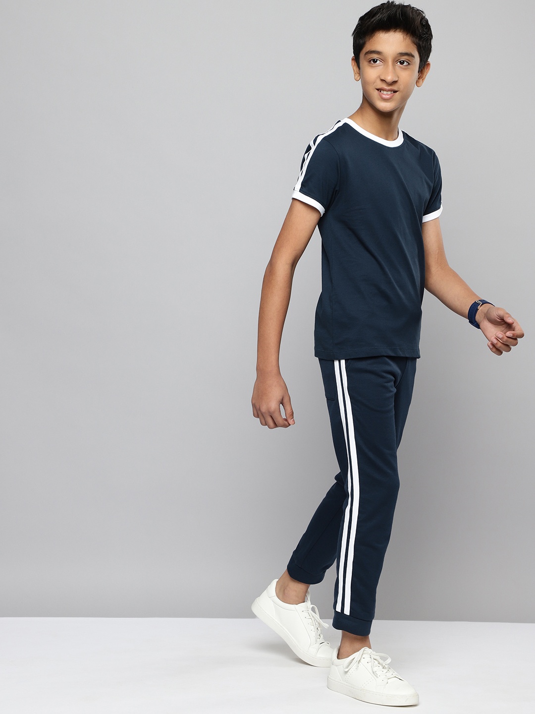 

M&H Juniors Boys Navy Blue T-shirt with Joggers