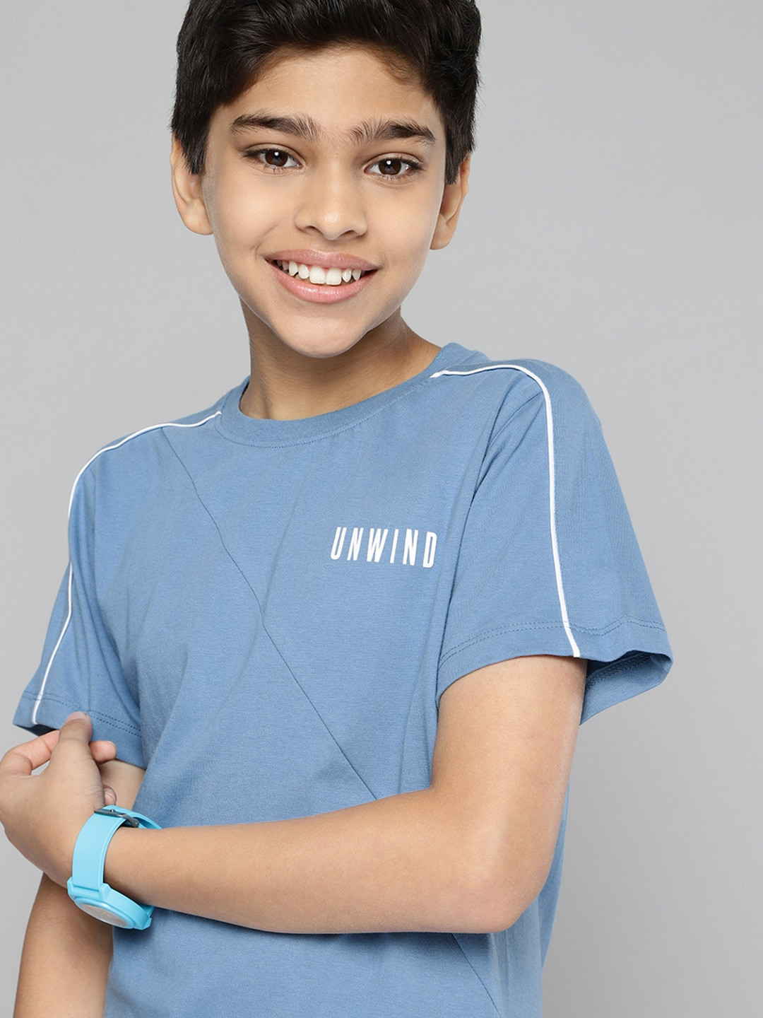 

M&H Juniors Boys Blue Solid Pure Cotton T-shirt