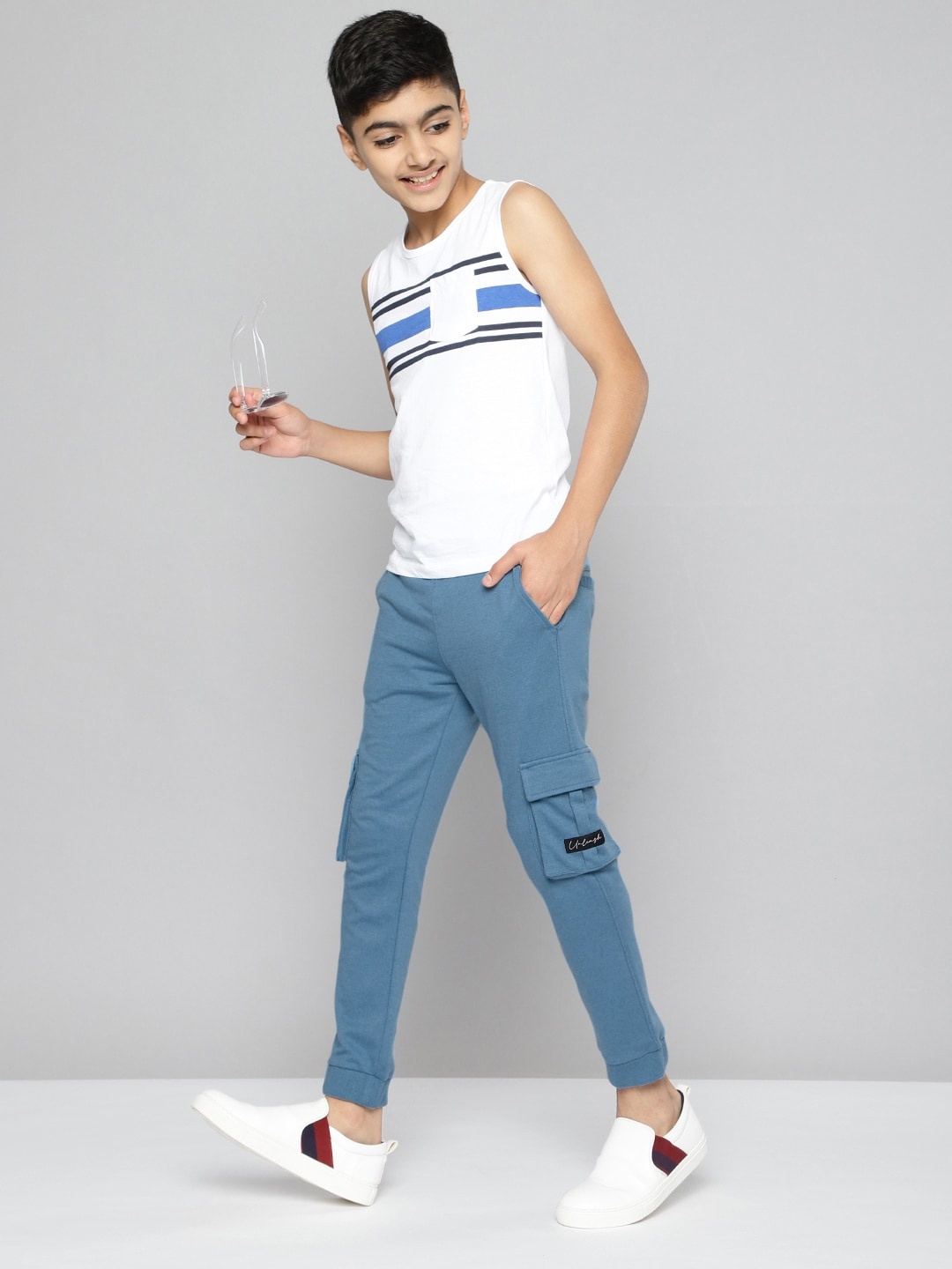 

M&H Juniors Boys Blue Solid Joggers