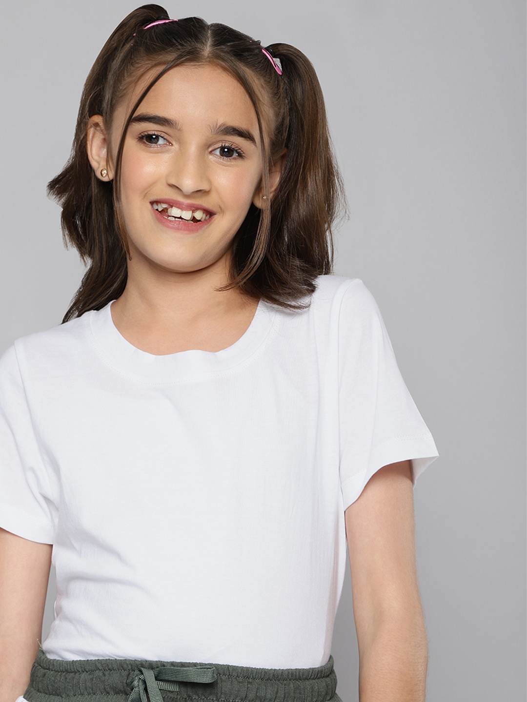 

M&H Juniors Girls White Solid Pure Cotton T-shirt