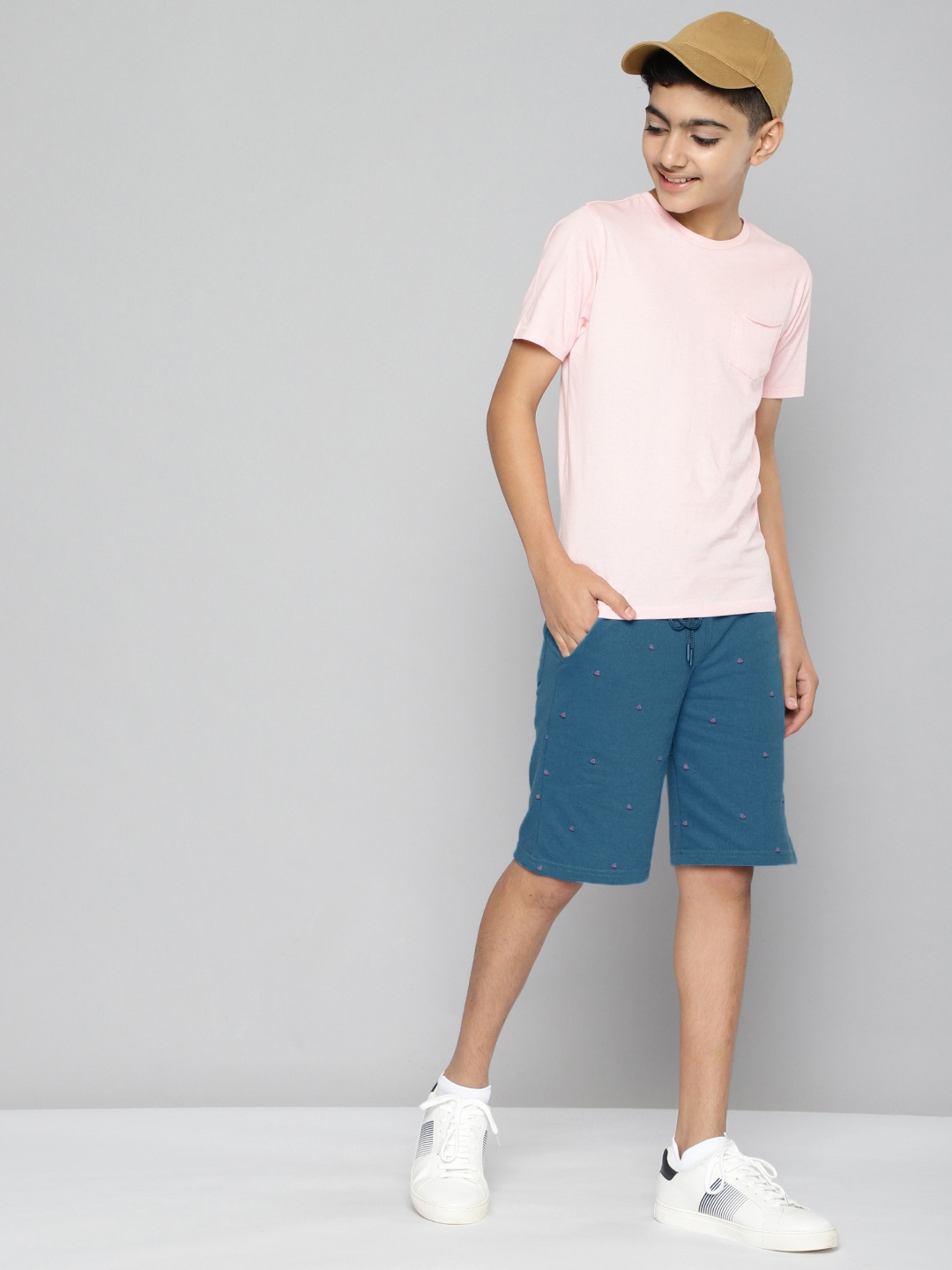 

M&H Juniors Boys Blue Conversational Printed Shorts