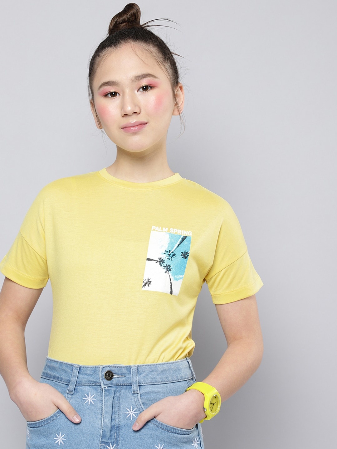 

M&H Juniors Girls Yellow Solid T-shirt