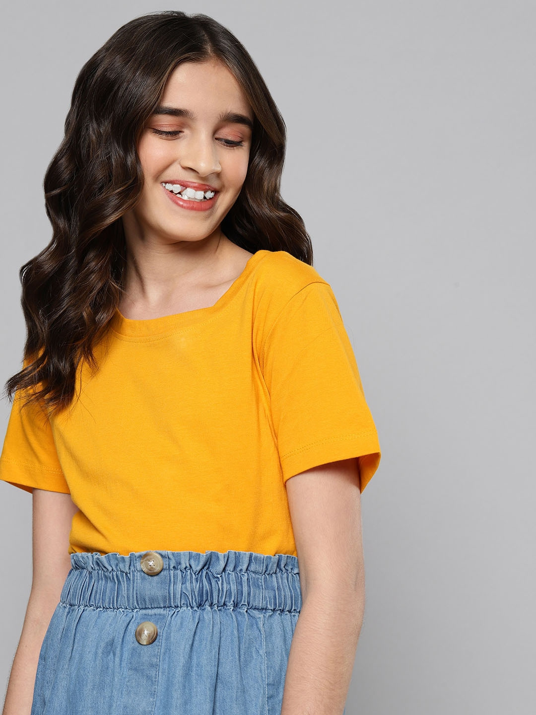 

M&H Juniors Girls Yellow Pure Cotton T-shirt