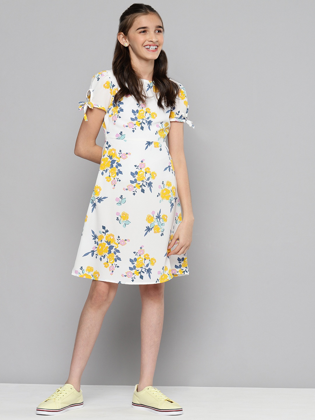 

M&H Juniors Girls White & Yellow Floral A-Line Dress