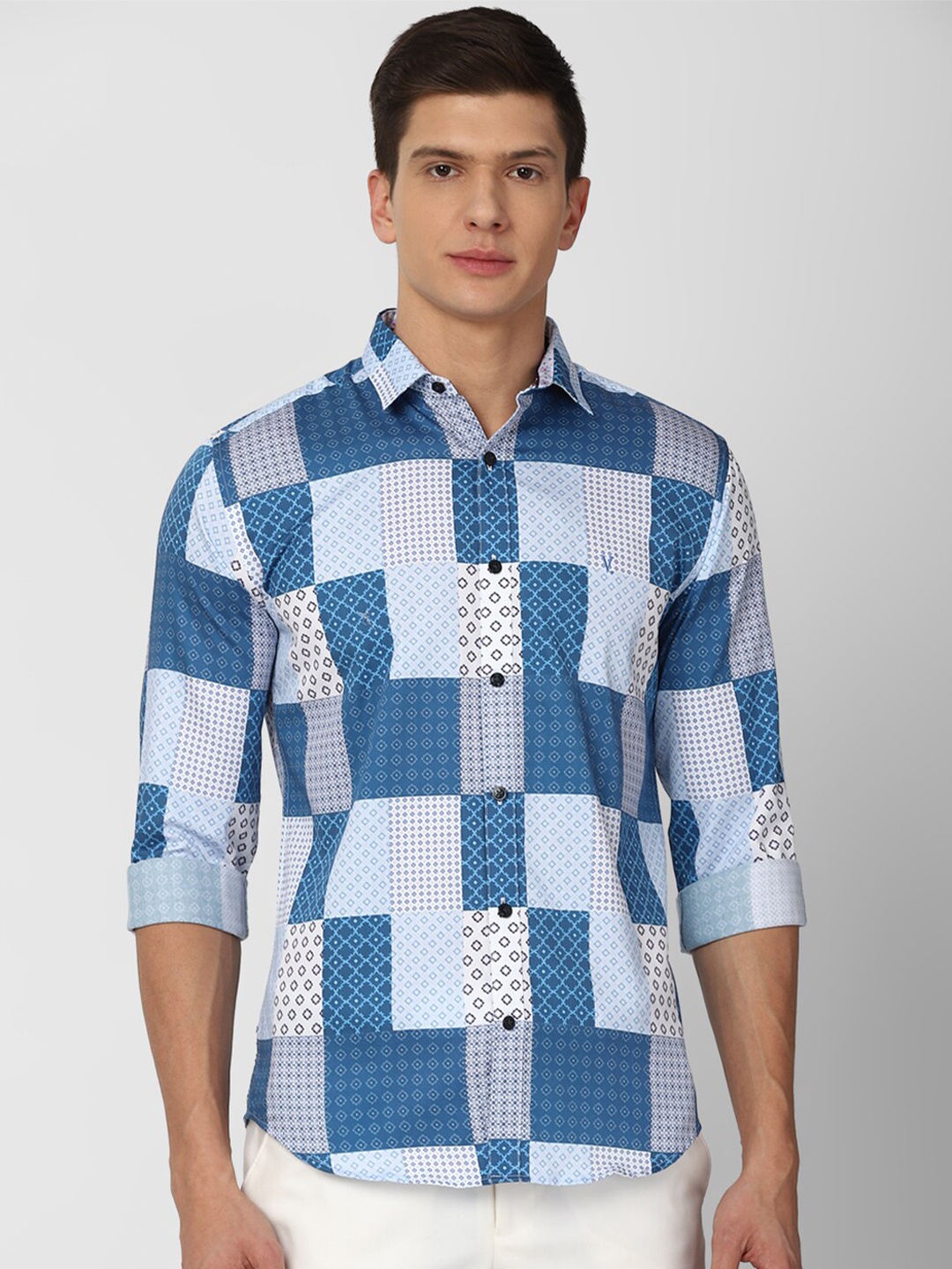 

V Dot Men Blue Slim Fit Printed Casual Shirt