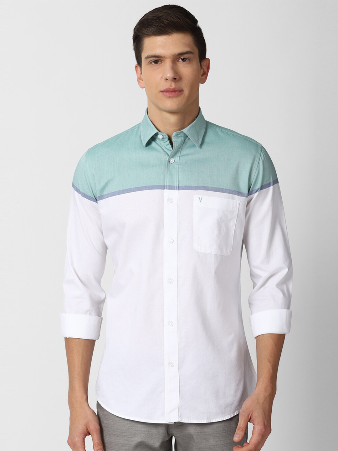 

Van Heusen Sport Men White Slim Fit Colourblocked Casual Shirt