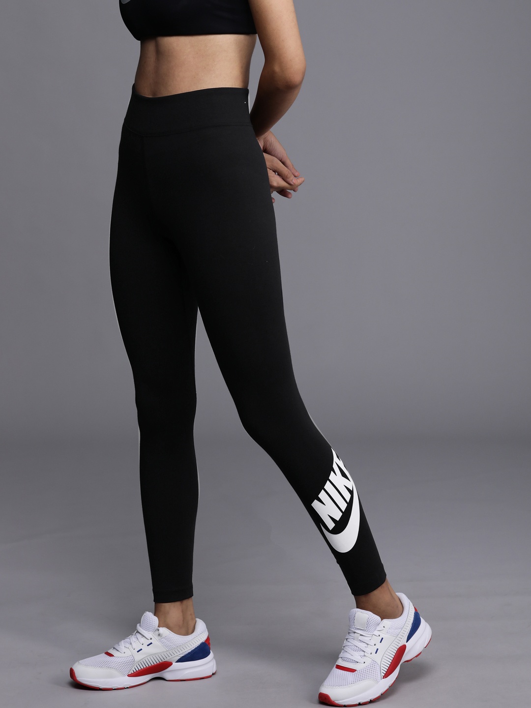 

Nike Women Black NSW Legasee Tights