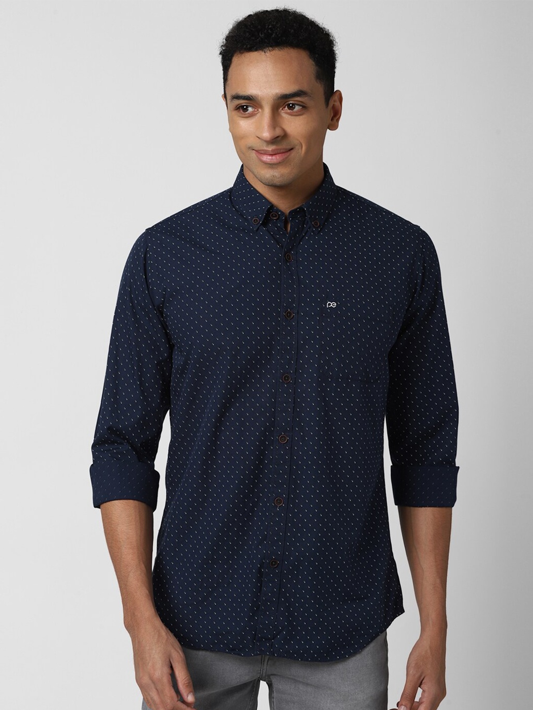 

Peter England Casuals Men Navy Blue Slim Fit Printed Cotton Casual Shirt