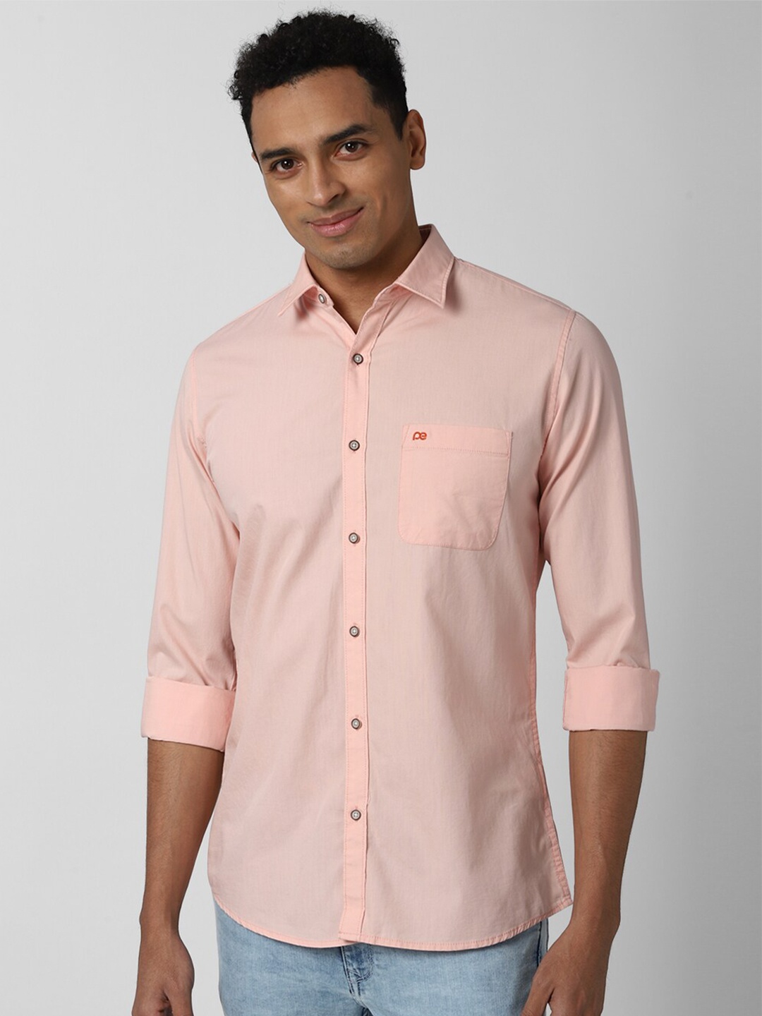 

Peter England Casuals Men Peach-Coloured Solid Pure Cotton Slim Fit Casual Shirt