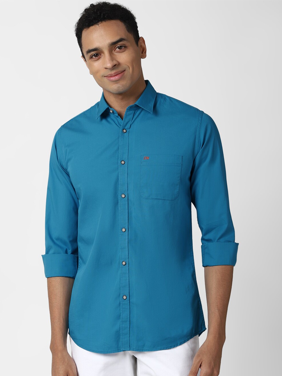 

Peter England Casuals Men Blue Pure Cotton Solid Slim Fit Casual Shirt