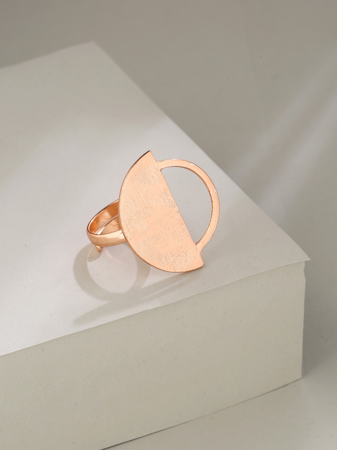 

Mitali Jain Rose Gold-Plated Empty Dome Shaped Finger Ring