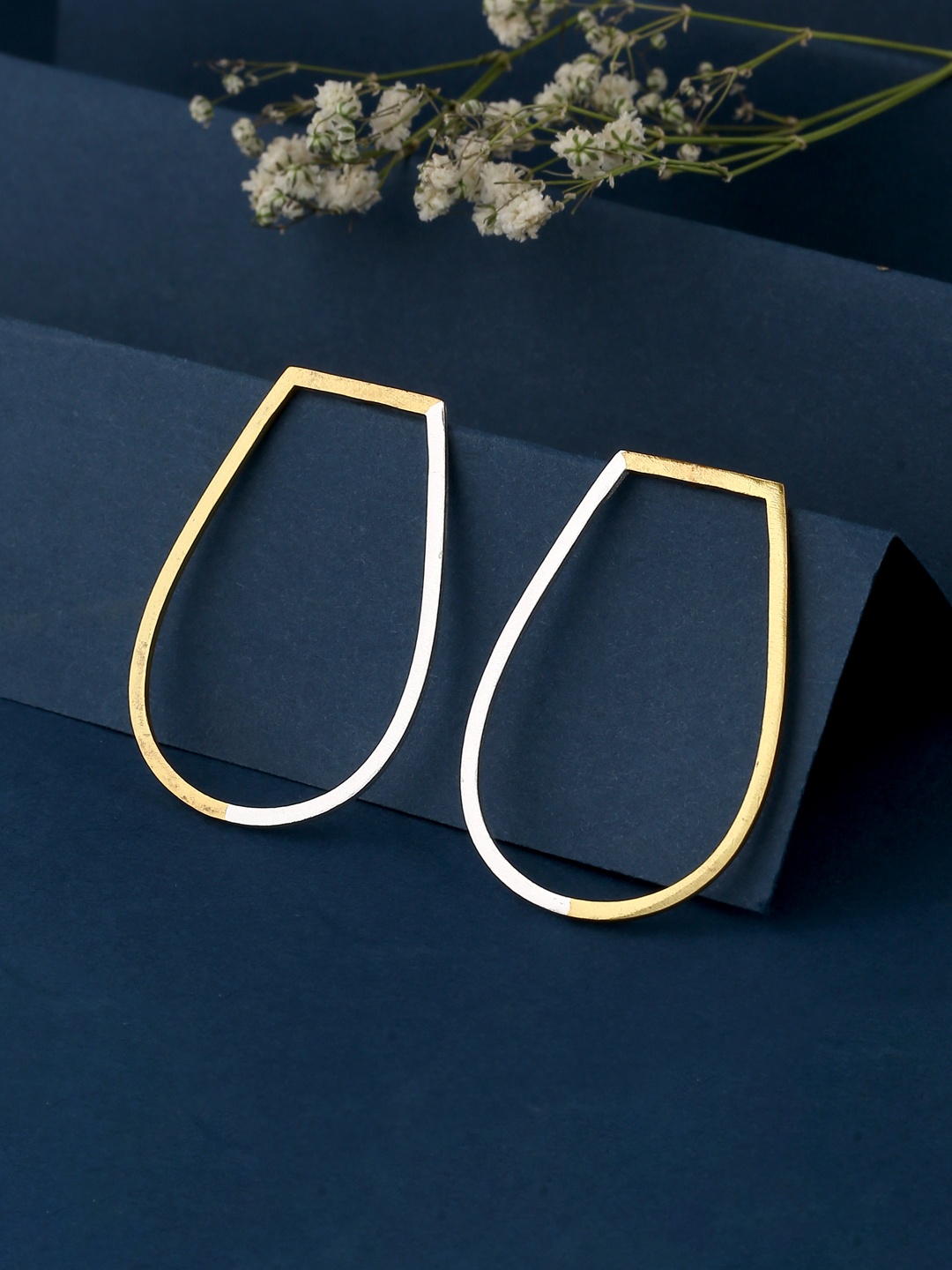 

Mitali Jain Gold-Toned Circular Hoop Earrings