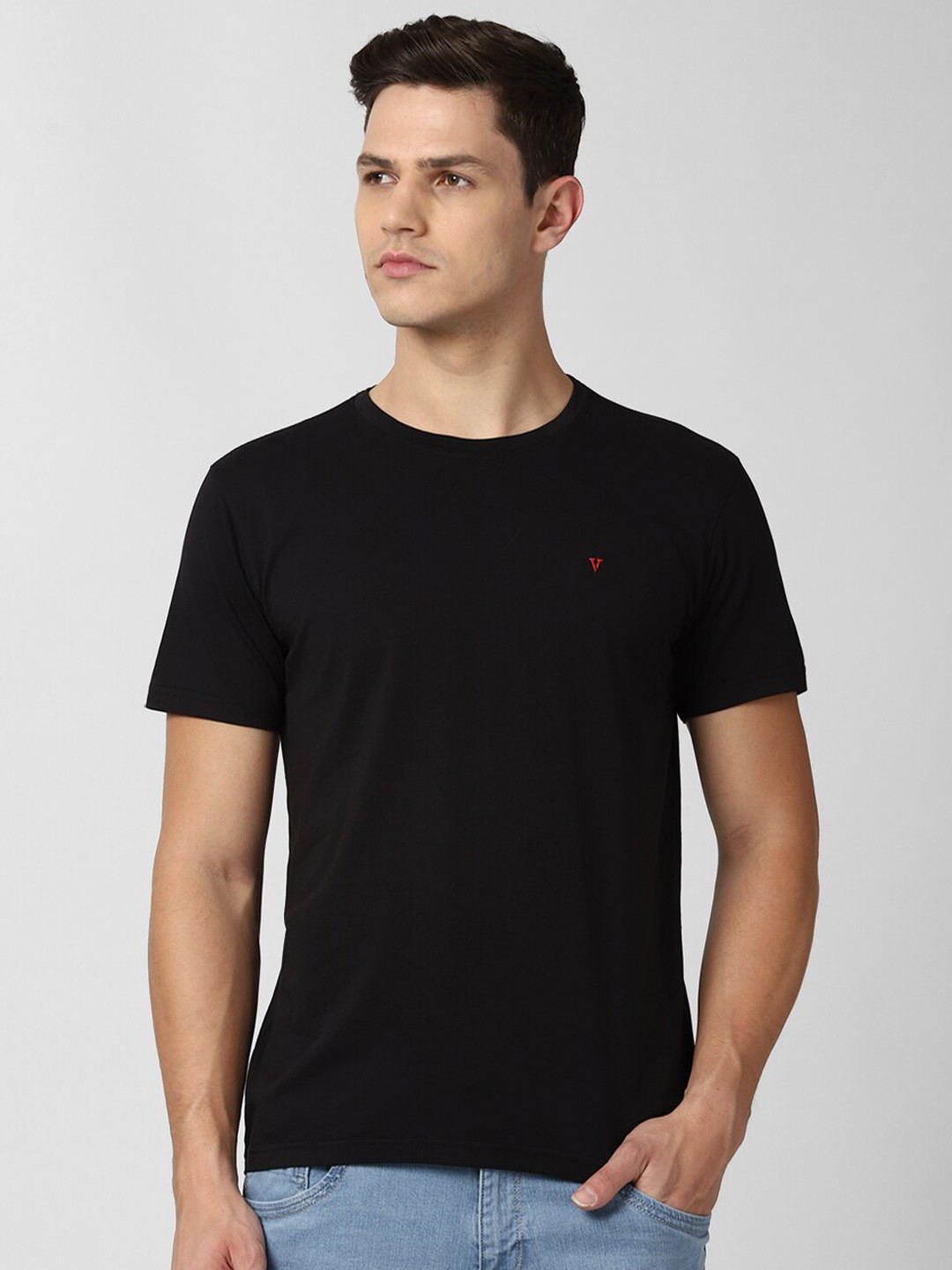 

Van Heusen Sport Men Black Solid Pure Cotton Slim Fit T-shirt