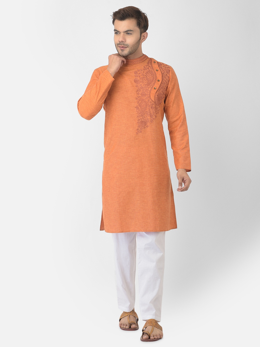 

DEYANN Men Orange & White Embroidered Pure Cotton Kurta with Pyjamas