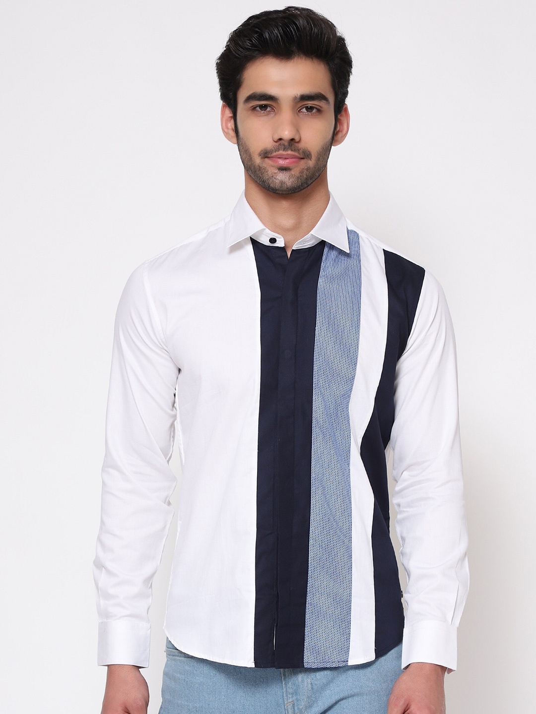 

SHIRT THEORY Men White & Blue Striped Printed Casual Shirt