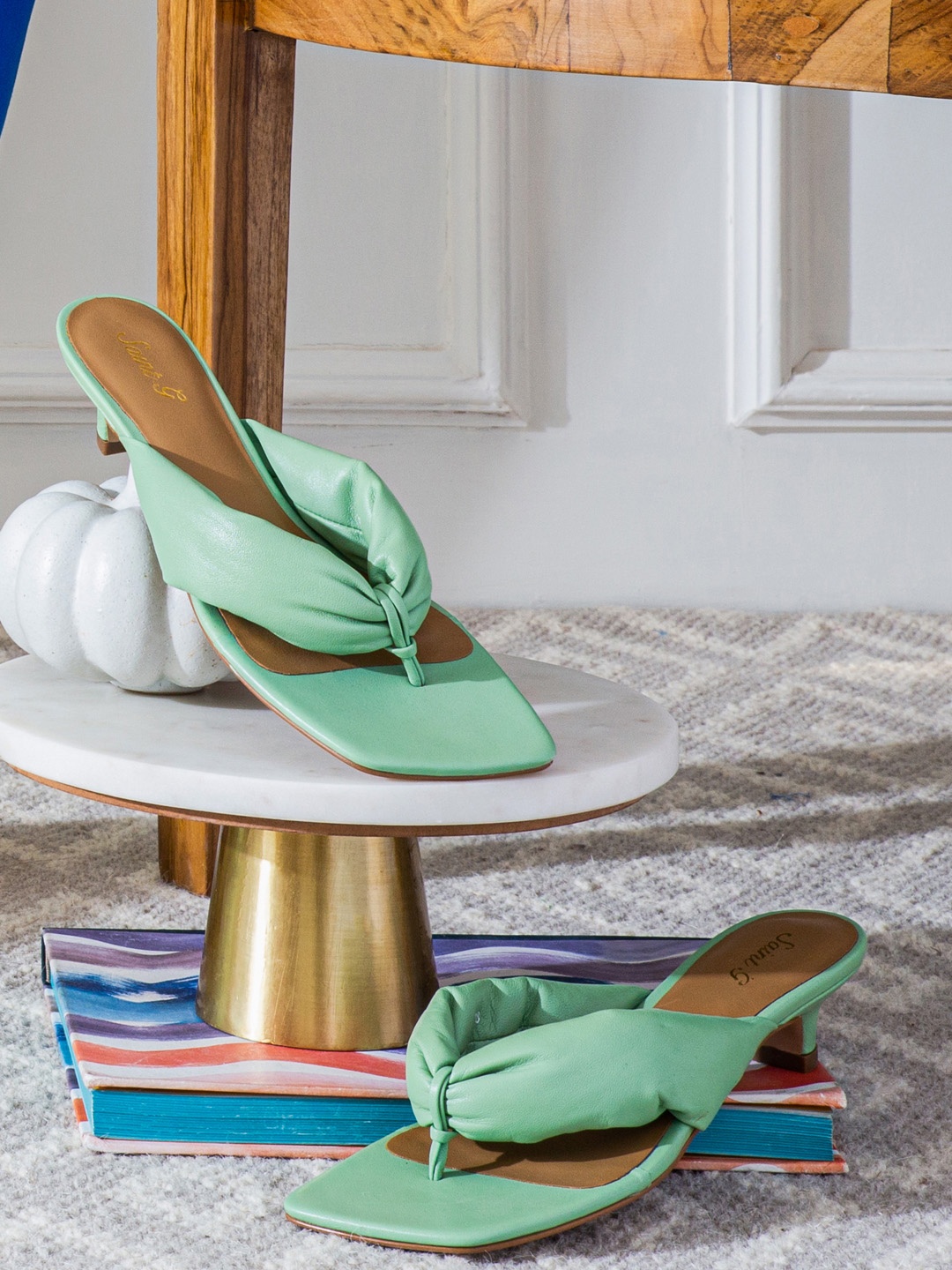 

Saint G Women Green Leather Kitten Heels