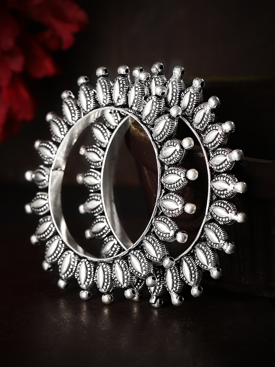 

Rubans Set of 2 Silver Plated Oxidised Bangles