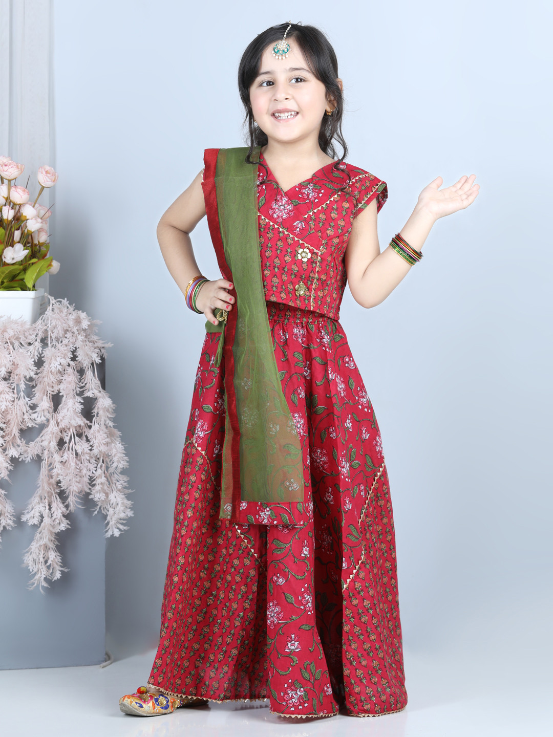 

Kinder Kids Girls Red Printed Block Print Ready to Wear Lehenga & Blouse With Dupatta
