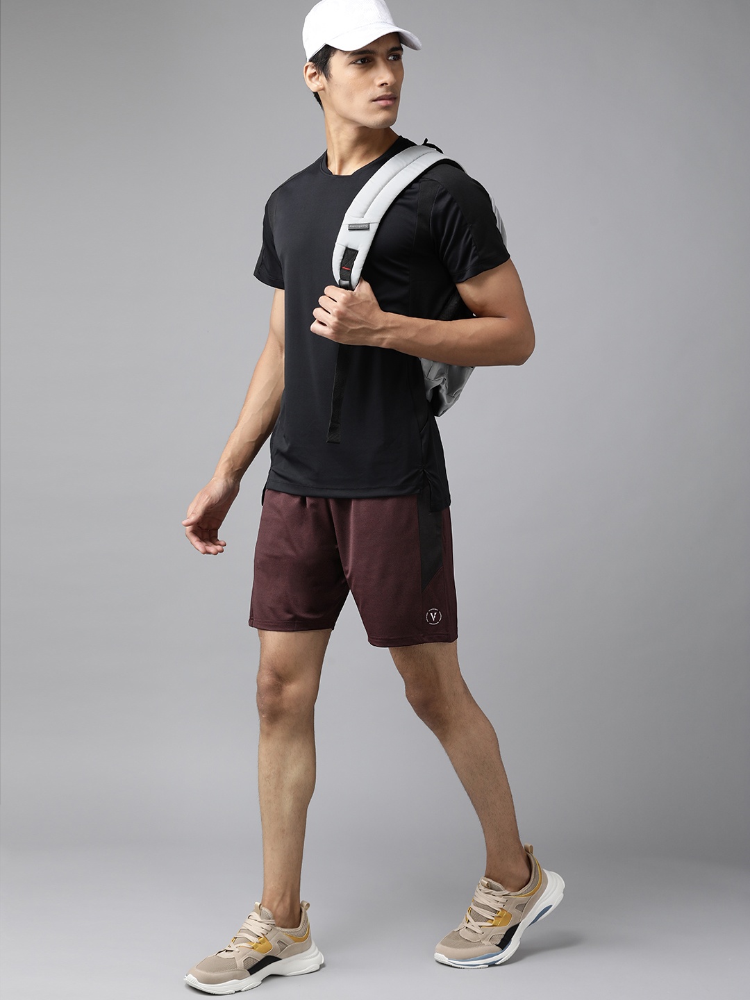 

Van Heusen Flex Men Maroon Solid Mid Rise Regular Fit Shorts