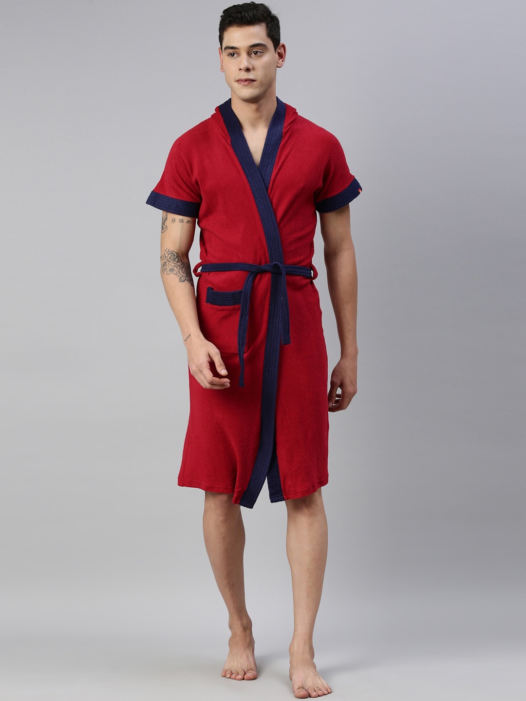 

GOLDSTROMS Men Red Solid Hooded Bathrobe